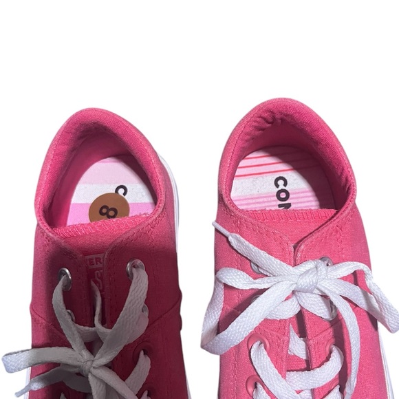 Converse Chuck Taylor women’s strawberry jam low tops. NWOT. Size 8. - Picture 5 of 5